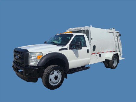 2013 Ford F550 with New Way Diamondback 6 Yard Rear Loader