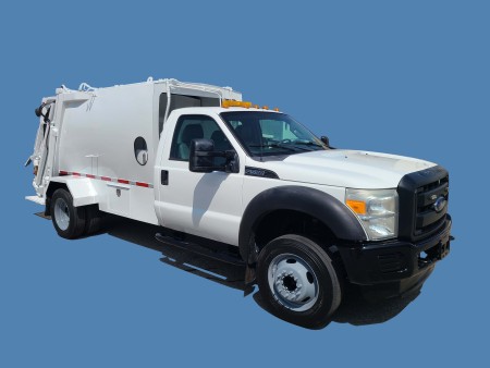 2013 Ford F550 with New Way Diamondback 6 Yard Rear Loader