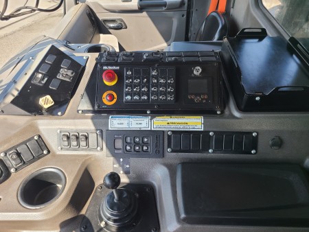 2019 Peterbilt 520 with McNeilus Atlantic 40yd Front Loader Refuse Truck