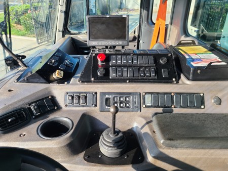 2019 Peterbilt 520 with Heil Half/Pack 40yd Front Loader Refuse Truck