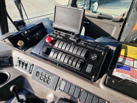 2019 Peterbilt 520 with Heil Half/Pack 40yd Front Loader Refuse Truck