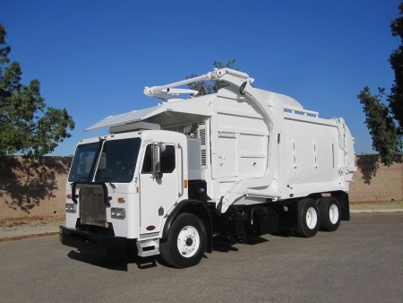 2014 Peterbilt 320 with Curbtender Titan 40yd Front Loader Refuse Truck