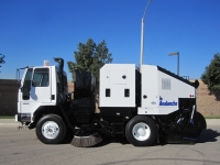 2006 Schwarze M6000 TECO Twin Engine Street Sweeper