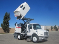 2007 Elgin Broom Bear Street Sweeper