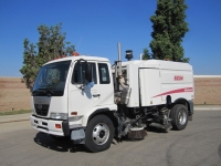2008 Elgin Whirlwind Street Sweeper on UD3300 Chassis