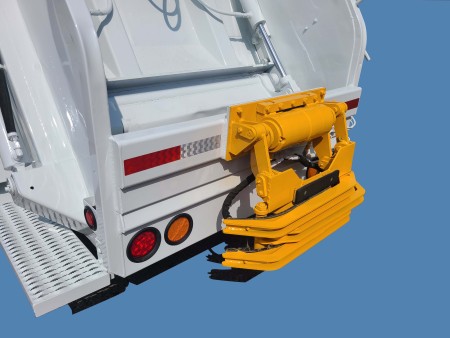 2013 Ford F550 with New Way Diamondback 6 Yard Rear Loader