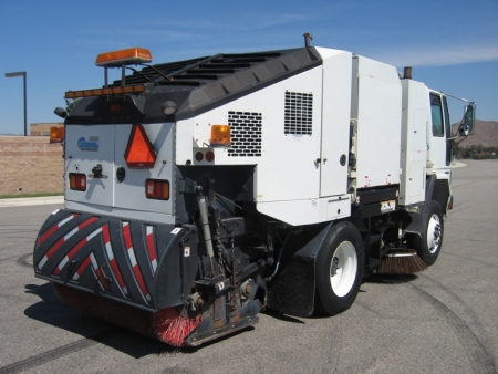 2007 Schwarze M6000 Propane Powered Street Sweeper