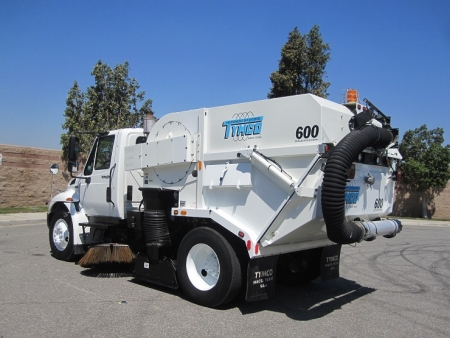 2009 Tymco 600 BAH Regenerative Air Street Sweeper on International 4200 DuraStar