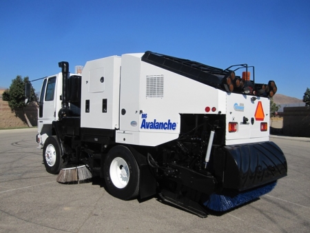 2006 Schwarze M6000 TECO Twin Engine Street Sweeper