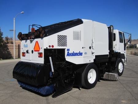 2006 Schwarze M6000 TECO Twin Engine Street Sweeper